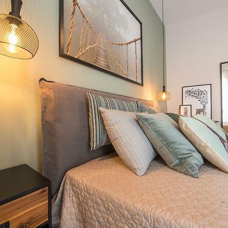 "Sunbow Olive"- Boutique Apartment In Dowtown Атина Екстериор снимка